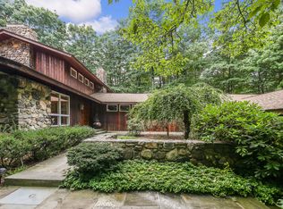 5 Tanglewild Pl, Chappaqua, NY 10514