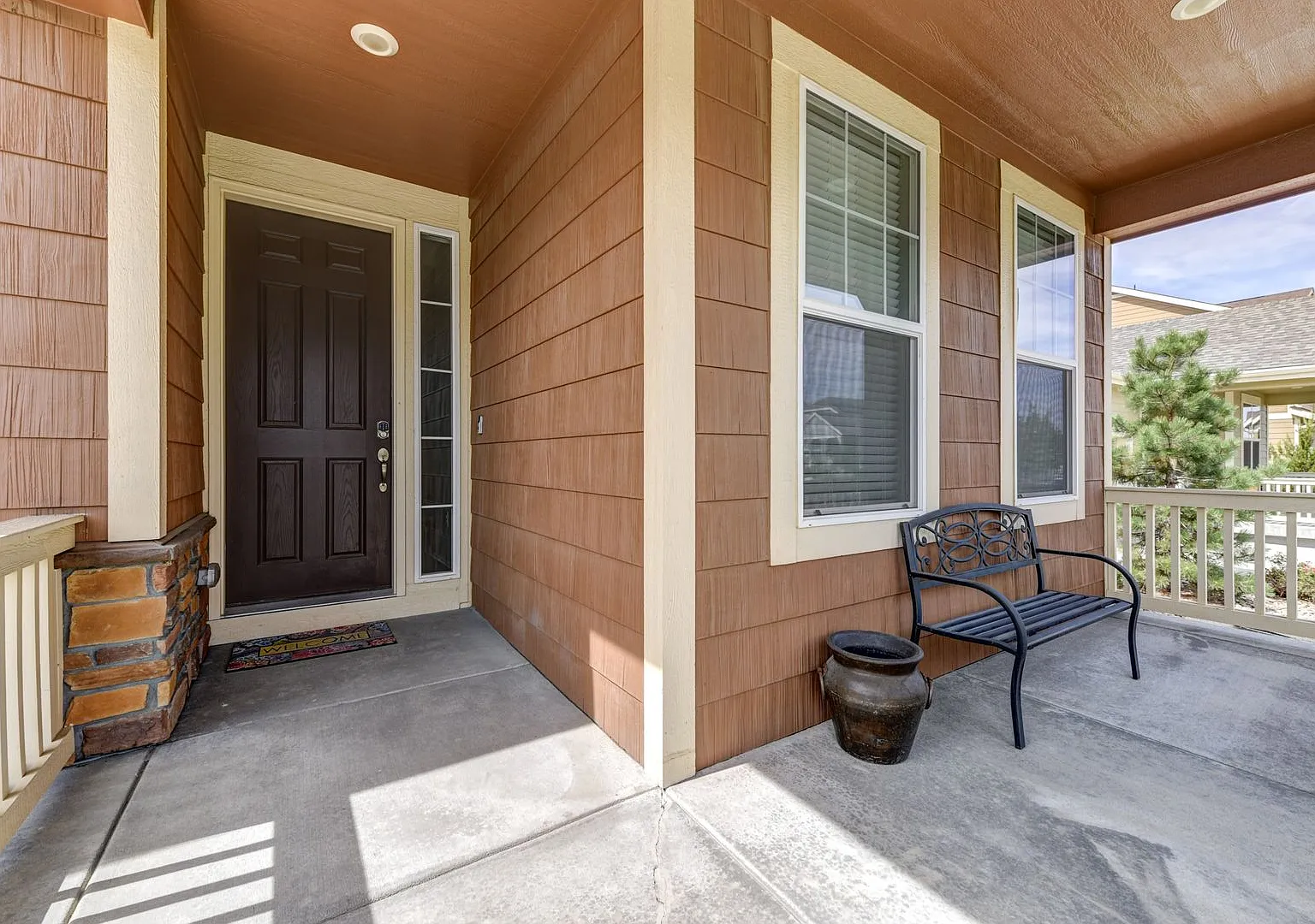 Large 3 bed 3 bath in Flatiron Meadows next to Meadowlark School. Tons of Updates — Photo 4