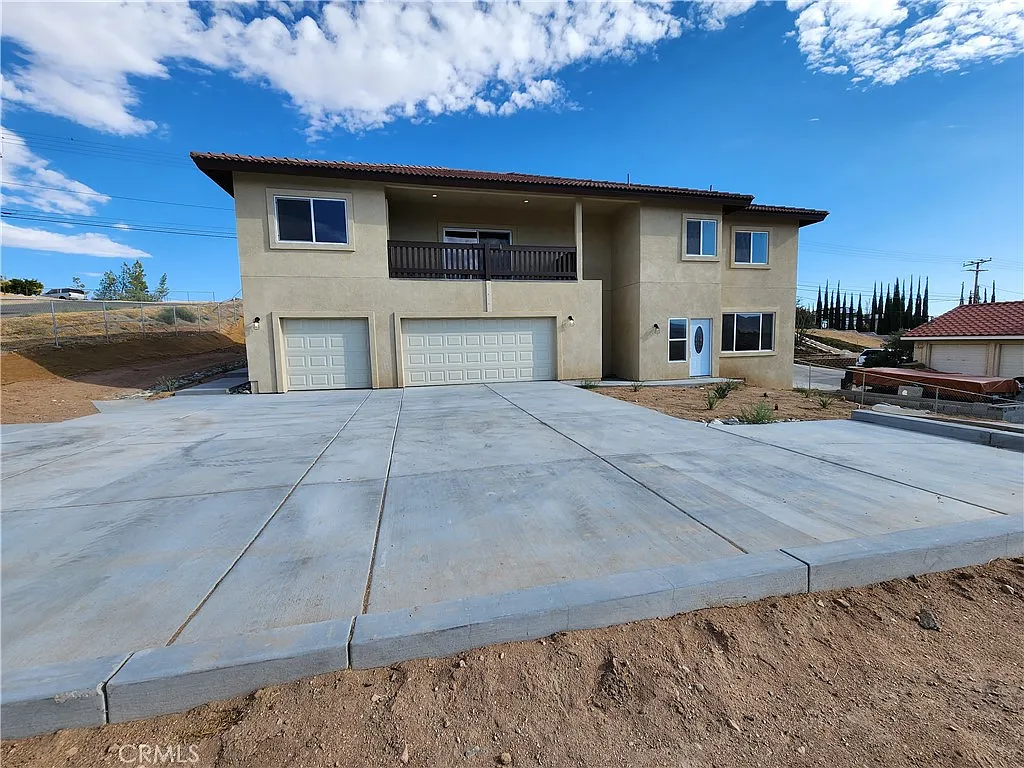 5 bed, 4.5 bath, 3205 sqft, $3,950 — Photo 2