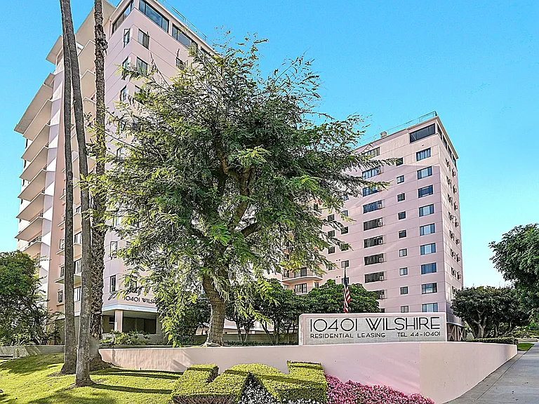 10401 Wilshire Building — Photo 1
