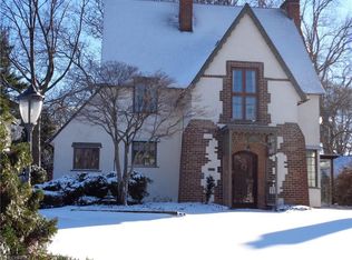 20471 Lake Rd, Rocky River, OH 44116