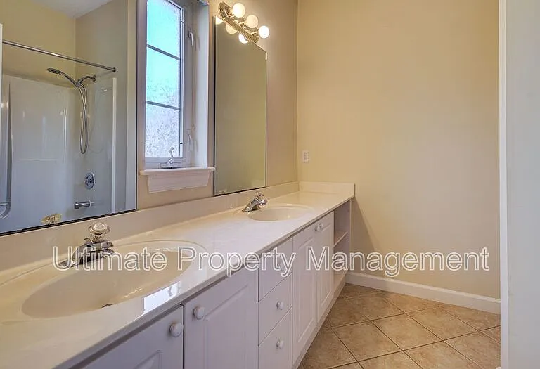 321 S Kerr Ave #102 — Photo 9