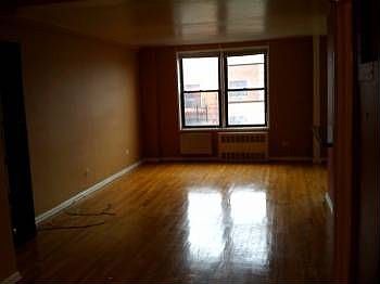 3rd image of 5311 90th St APT 4D