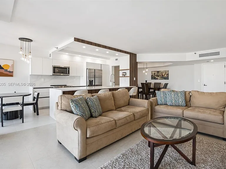 19707 Turnberry Way #12L — Photo 4