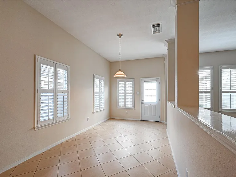 6923 Grants Hollow Ln — Photo 22