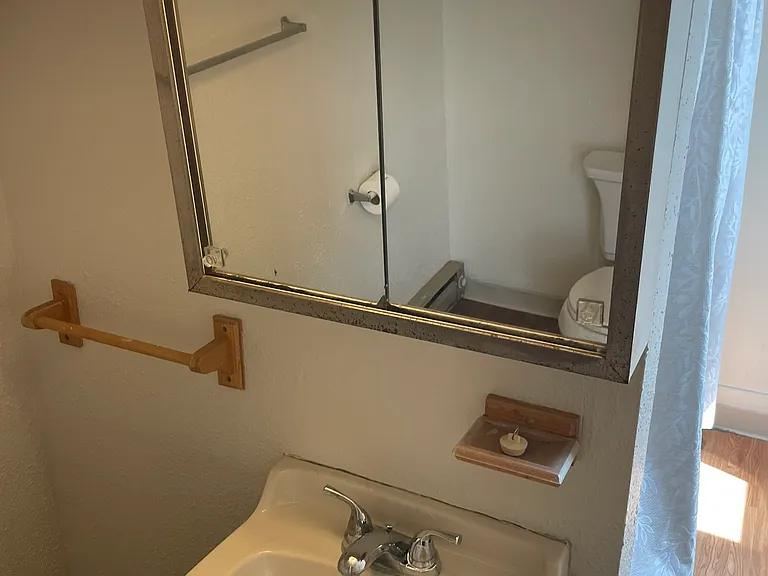 1608 Grove St #B — Photo 12