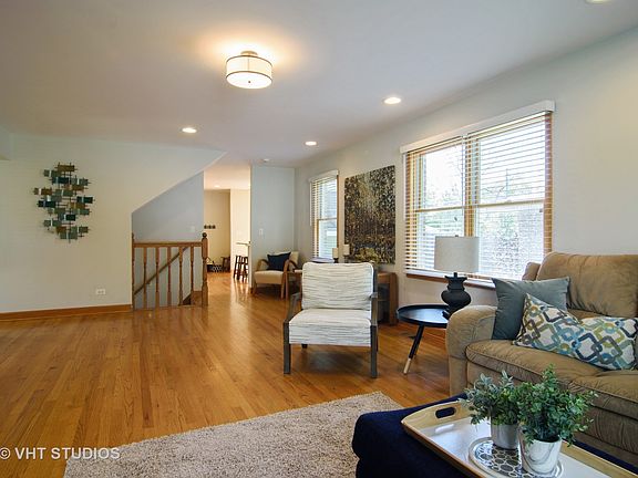 4th image of 105 E Washington St