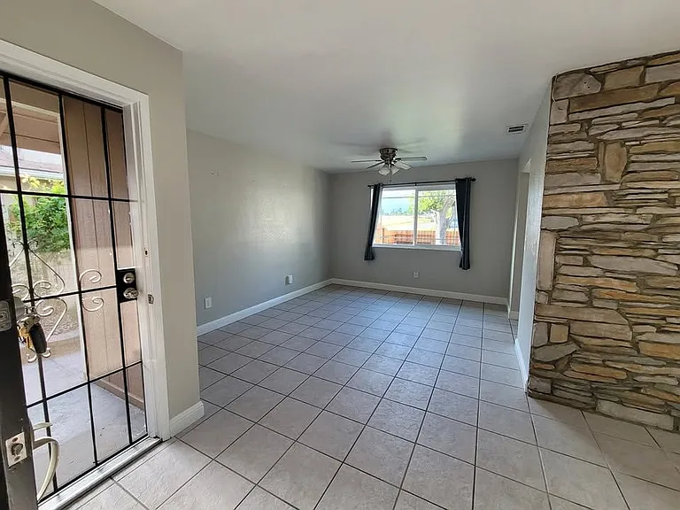685 Las Tablas Rd — Photo 5