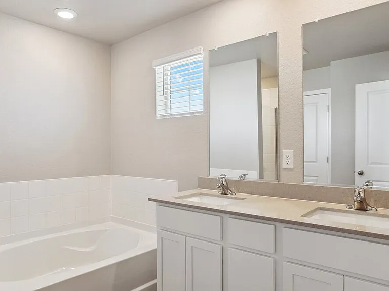 7332 Crystal Ave — Photo 18