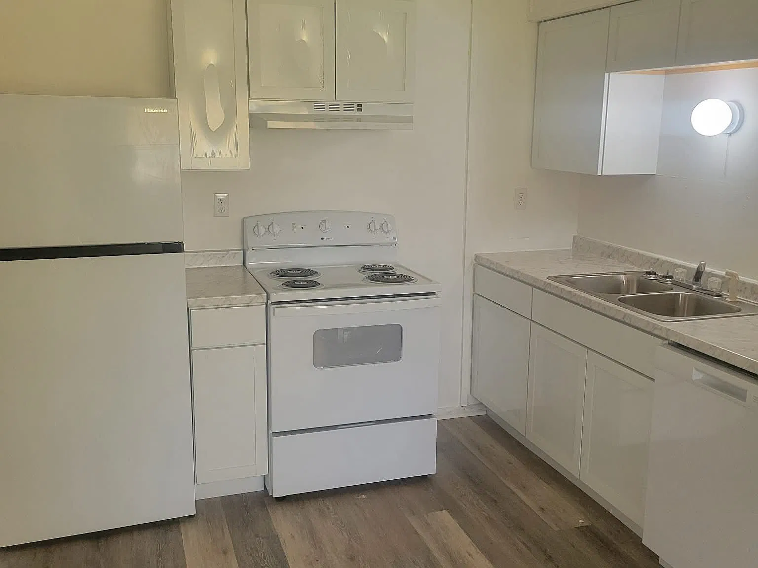 2 bed, 1.0 bath, $900 — Photo 3