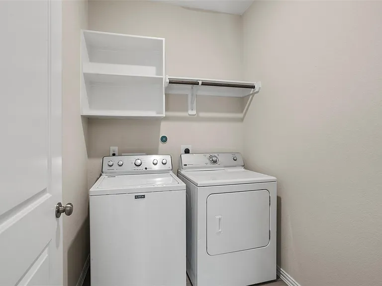 15218 Kickapoo Cavern Dr — Photo 12