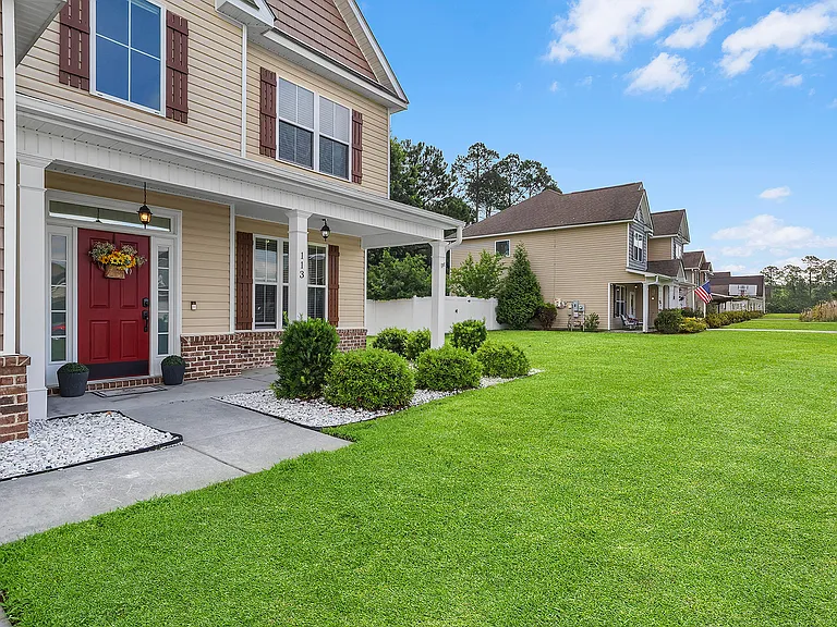 113 Greystone Dr — Photo 4