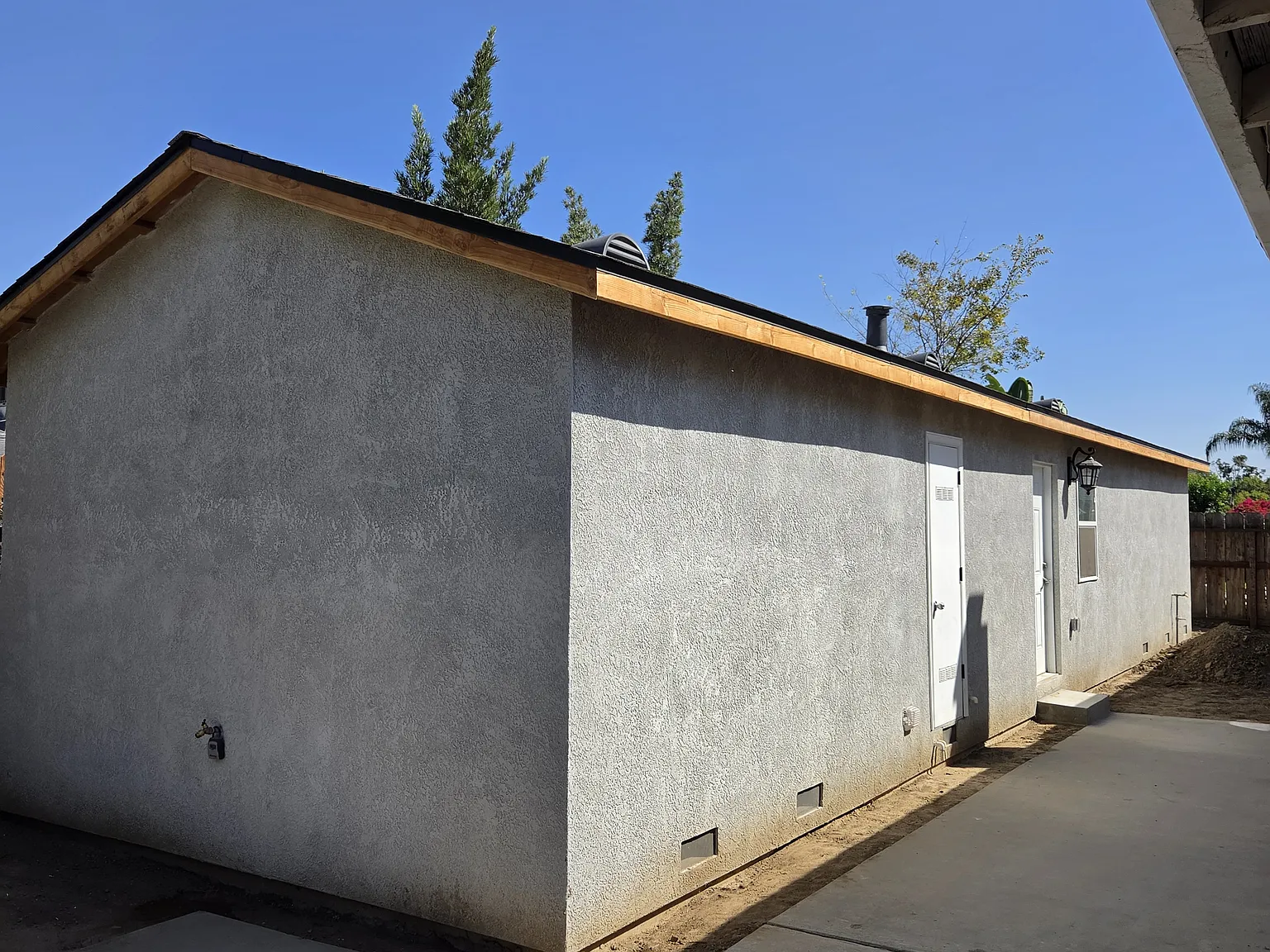 1304 Fruitridge Dr — Photo 4