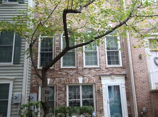 6003 Ricketts Walk, Alexandria, VA 22312