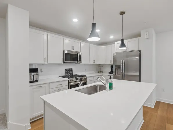 3040 Cedar St, Little Canada, MN 55117