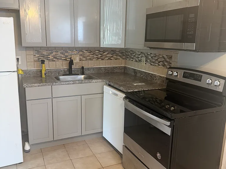 5705 Tamarack Blvd #F — Photo 7
