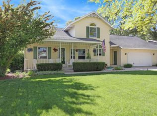 2577 Spring Ct, Zeeland, MI 49464