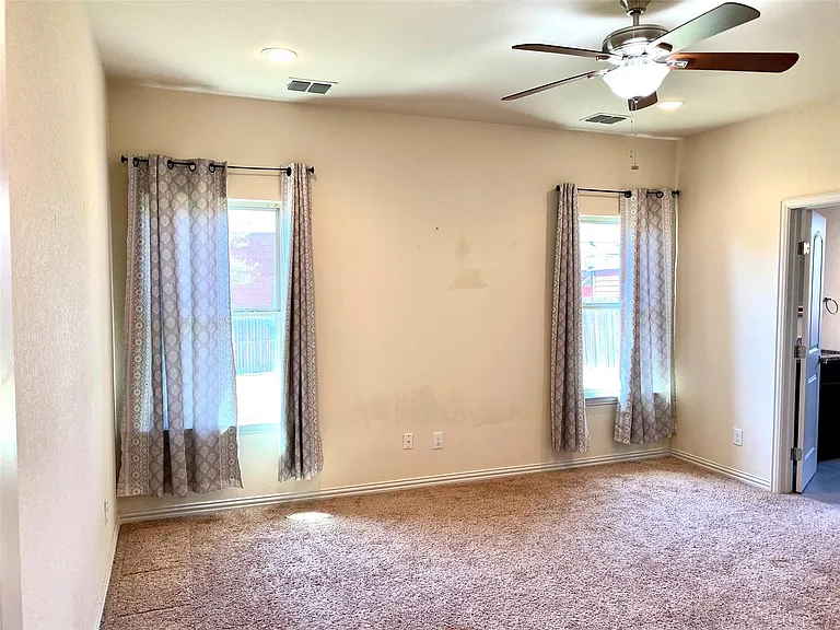 621 Fleming St — Photo 11