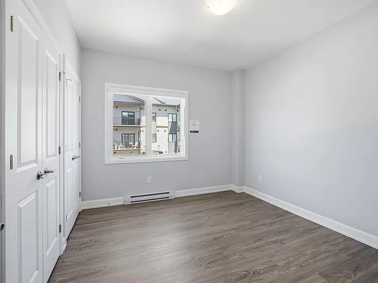 2380 Cleroux Cres #214 — Photo 9