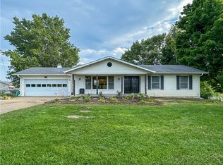 2001 Fifield Rd, Pella, IA 50219