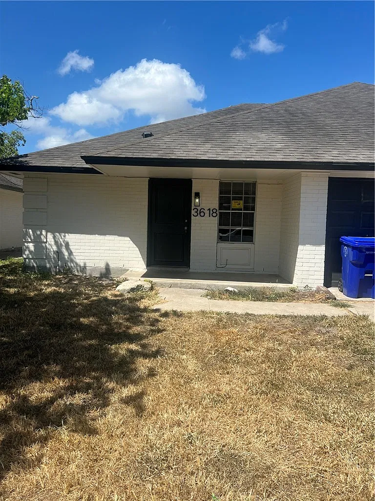 2 bed, 1.0 bath, 1750 sqft, $1,095 — Photo 1