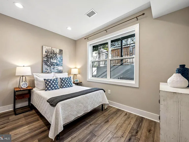 1213 Holbrook St NE #1 — Photo 3