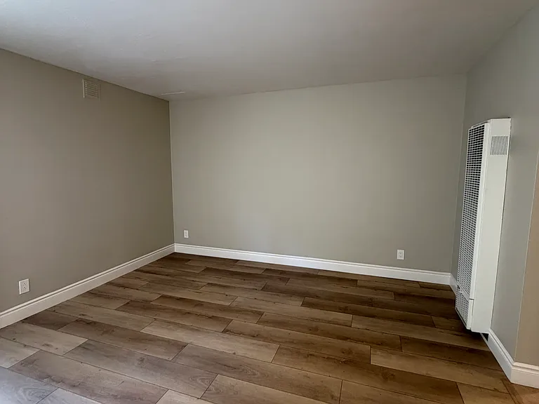 2124 90th Ave #3 — Photo 4