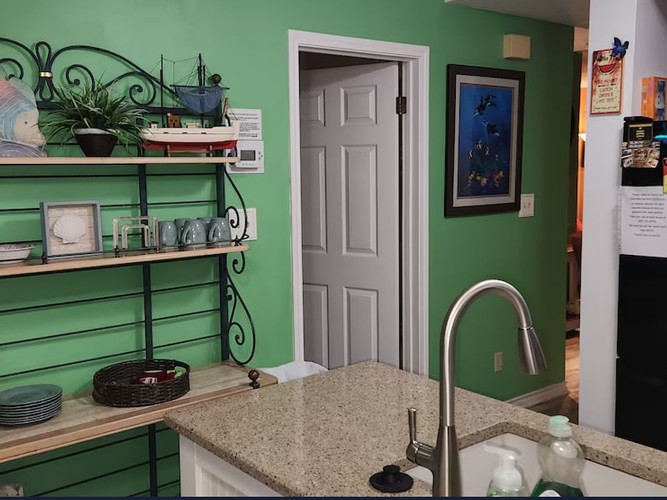 1st image of 102-10 Southard St #1