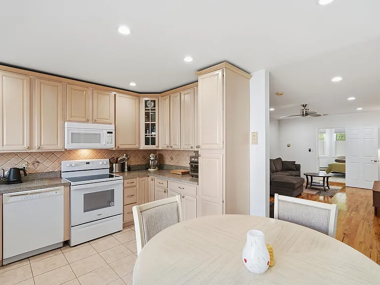 502 Gregory Ave #1 — Photo 6
