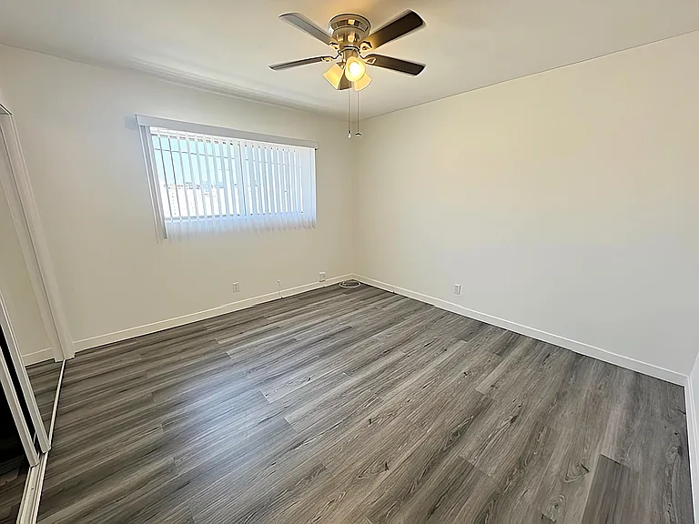 11936 Grevillea Ave #E — Photo 10