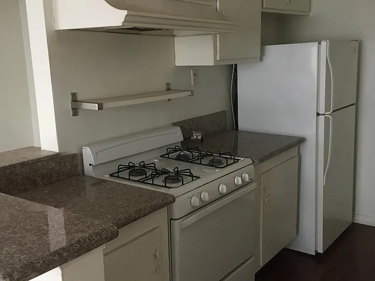 11732 Kiowa Ave #8 — Photo 4