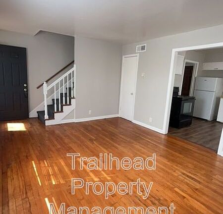 5th image of 1018 N Union St