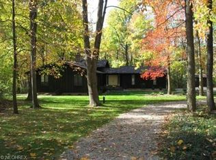 1842 Orchard Dr, Akron, OH 44333