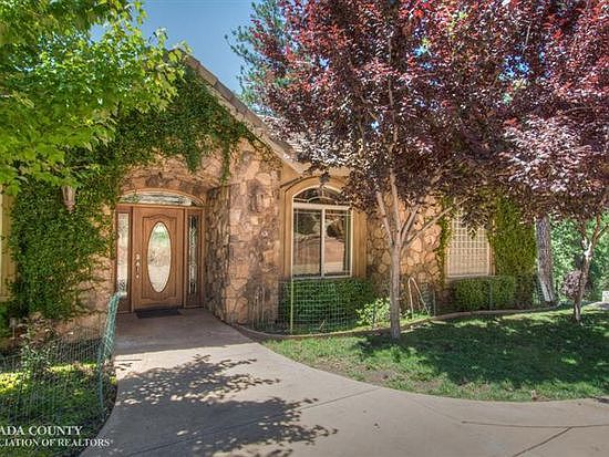 1st image of 19635 Kingswood Ct