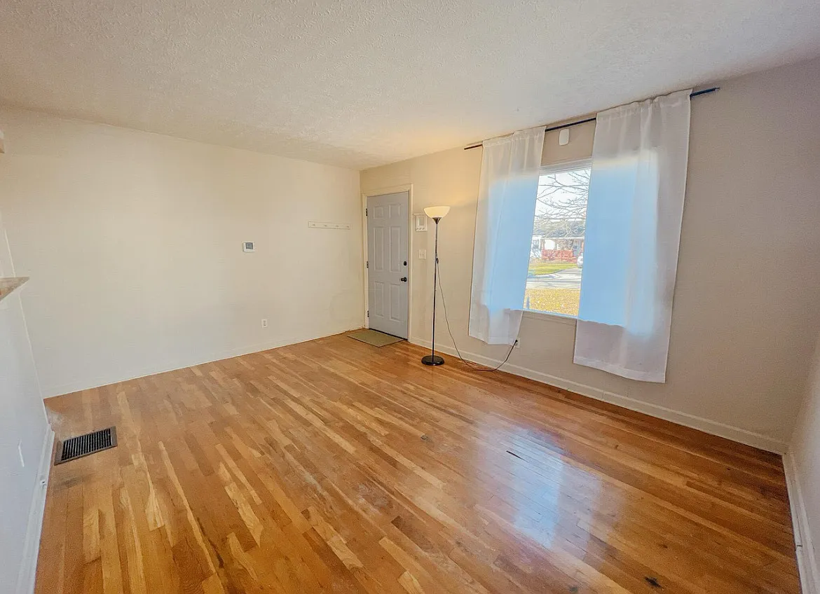 Building Photo - 2630 Homecroft Dr