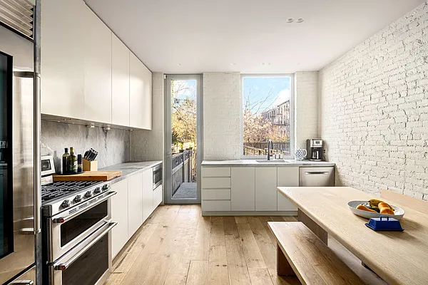 Sold by Compass | media 3