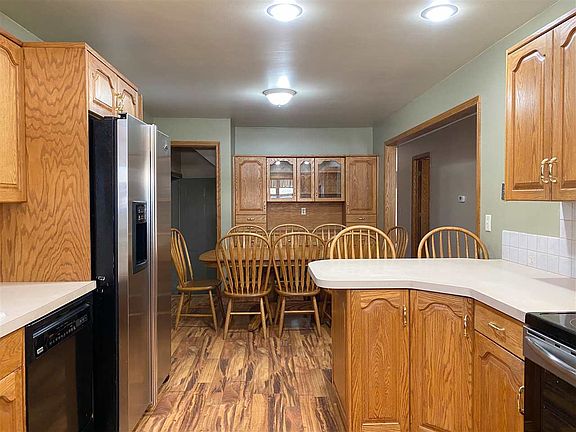 4th image of 3330 Brentway Dr