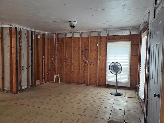 5th image of 110 Lenette Dr