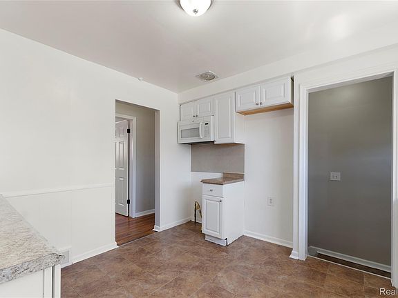 4th image of 6869 Buhr St