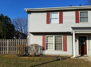 11U Fernwood Dr, Bolingbrook, IL 60440