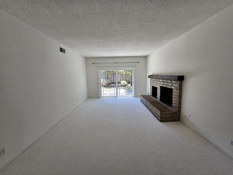 1344 Tarpon St — Photo 3