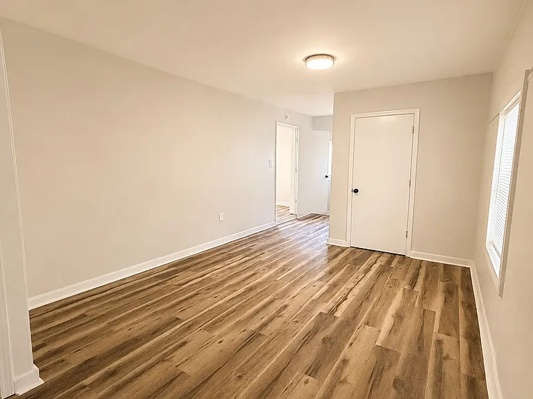 3920 Oaklawn Dr — Photo 4