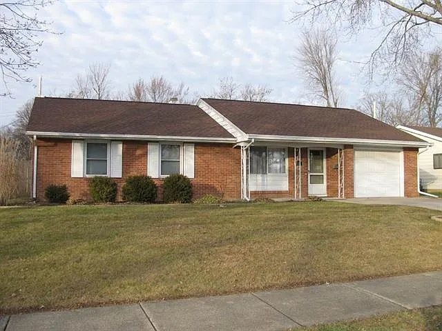 229 Rexford Dr photo 1