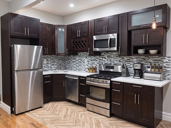2nd image of 1203 Jefferson Ave #1R