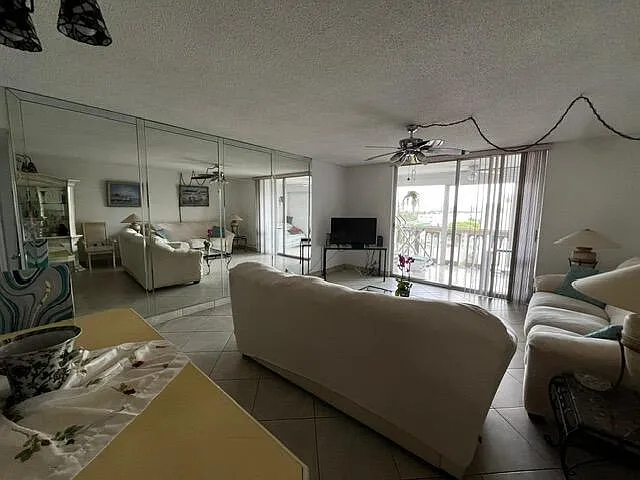 1001 NE 14th Ave #701 — Photo 6