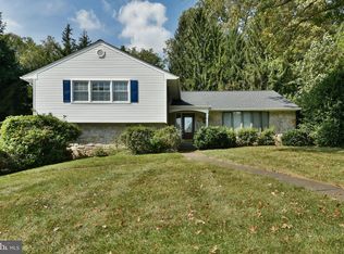 1930 Valley Rd, Meadowbrook, PA 19046