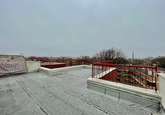 Rented by Zjama Realty Corp | media 10