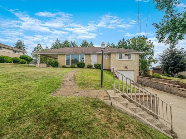 1024 King Arthur Dr, Apollo, PA 15613