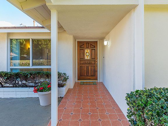 2nd image of 6297 Avenida Ganso
