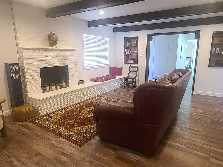 3851 Vineyard Ave — Photo 4
